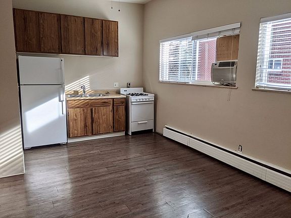 3rd image of 2475 S York St APT 202