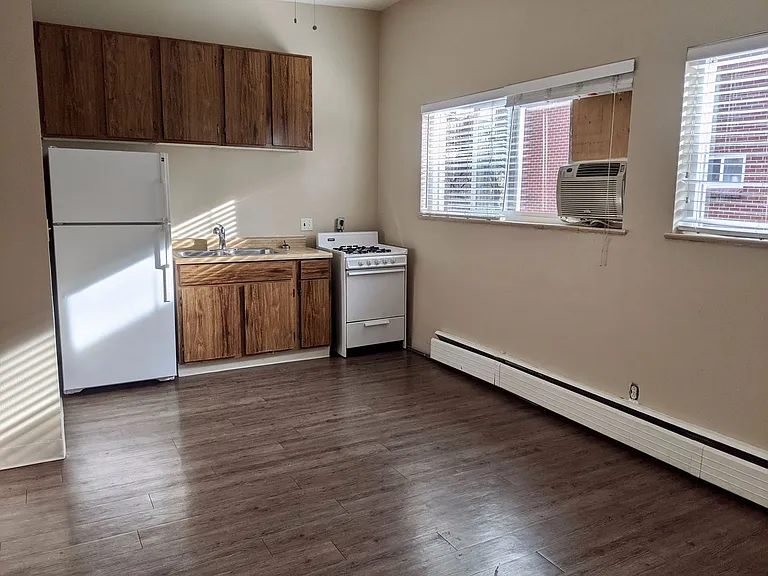 Campus Apartments — Photo 8