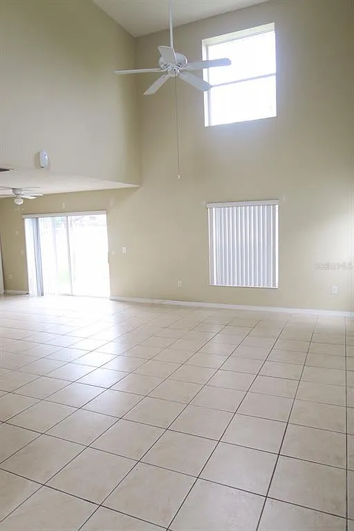 3 bed, 2.5 bath, 1523 sqft, $1,950 — Photo 4