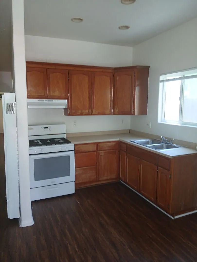 638E — Photo 3