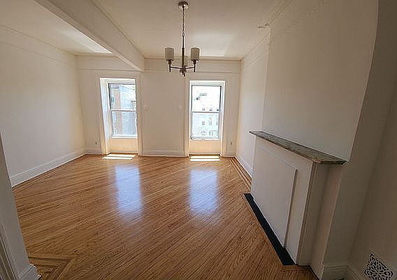 2nd image of 1415 Pacific St APT 3