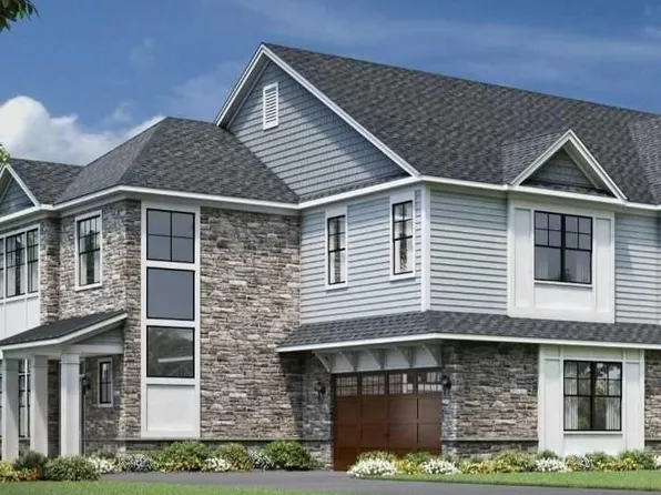 52 Woodmont Circle Riv, Westwood, NJ 07675