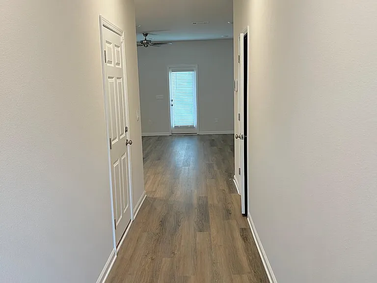 1736 Jakes Dr — Photo 4
