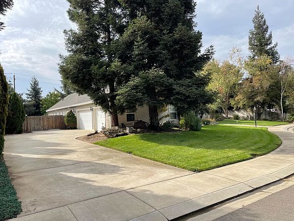 4th image of 10438 Saint Andrews Ct