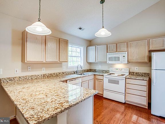 3rd image of 11723 Collinwood Ct