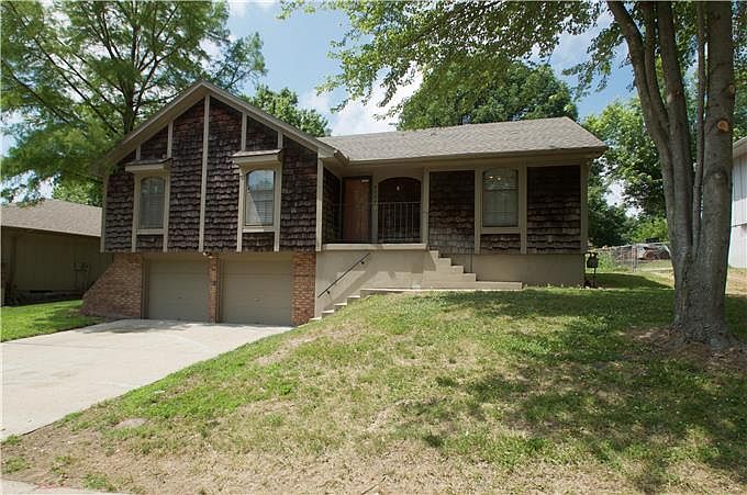 1st image of 2420 Viking Dr