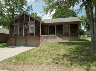 2420 Viking Dr, Independence, MO 64057