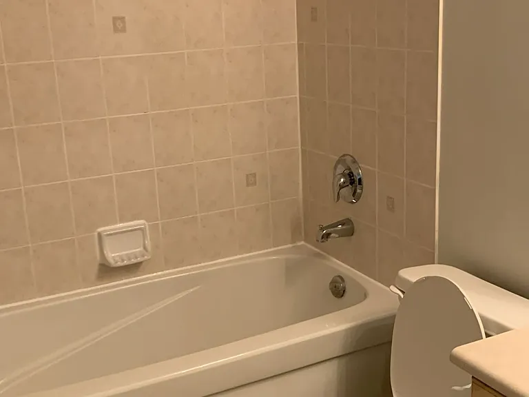 23 Hollywood Ave #1009 — Photo 7