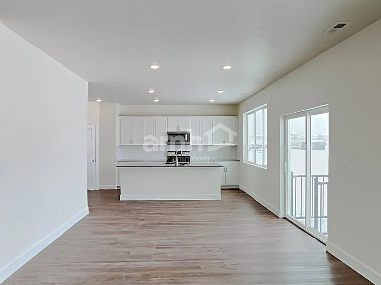 2388 E Frontier St — Photo 5
