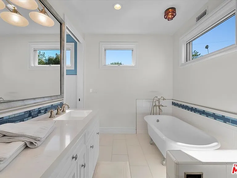 809 Leonard Rd — Photo 52