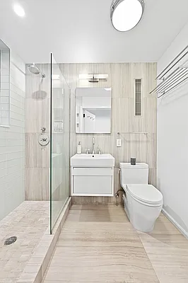 Sold by Poljan Properties Inc. | media 34