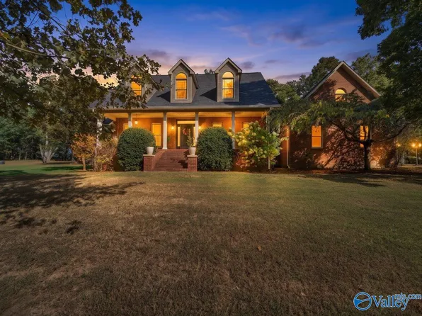 1249 County Road 120, Valley Head, AL 35989