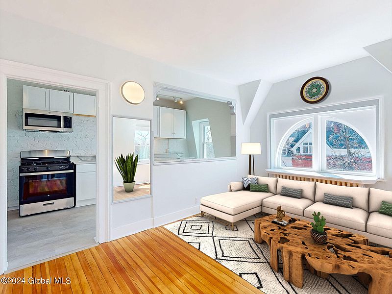 3rd image of 36 Willett Street