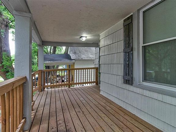 4th image of 4110 Anderson Ave