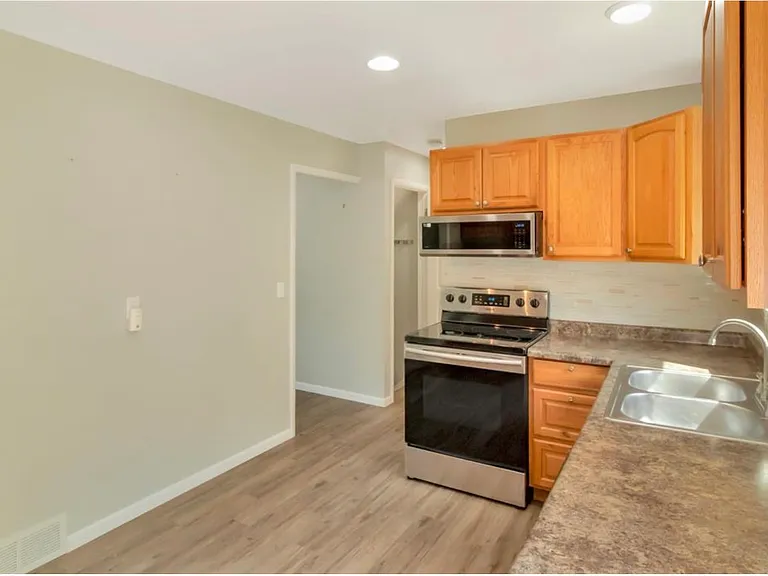 160 S Christine Cir — Photo 5