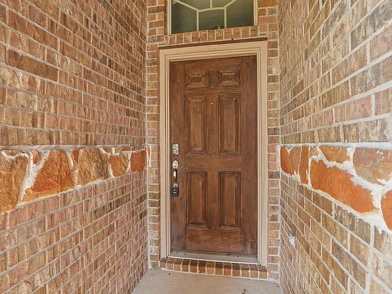 7042 Windy Run Ct — Photo 6