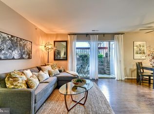 8 Cloverwood Ct APT 101, Essex, MD 21221