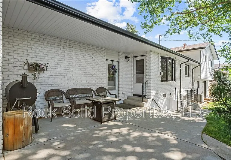 1039 Melton St — Photo 41