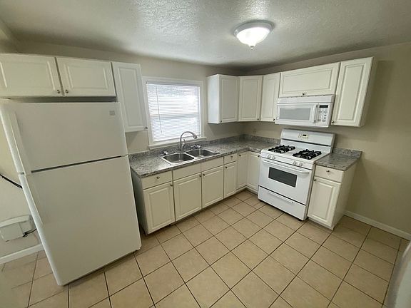 4th image of 209 C St Unit B