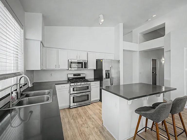 7251 E Lakeview Ave — Photo 15