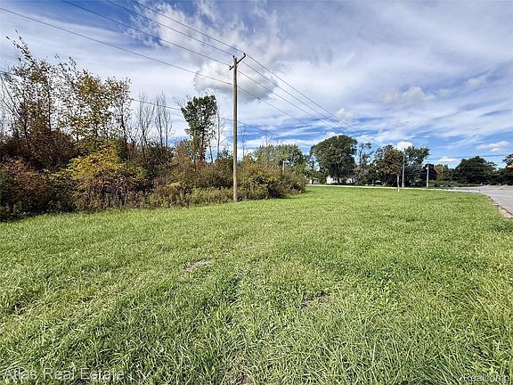 2nd image of Vacant Linden Rd