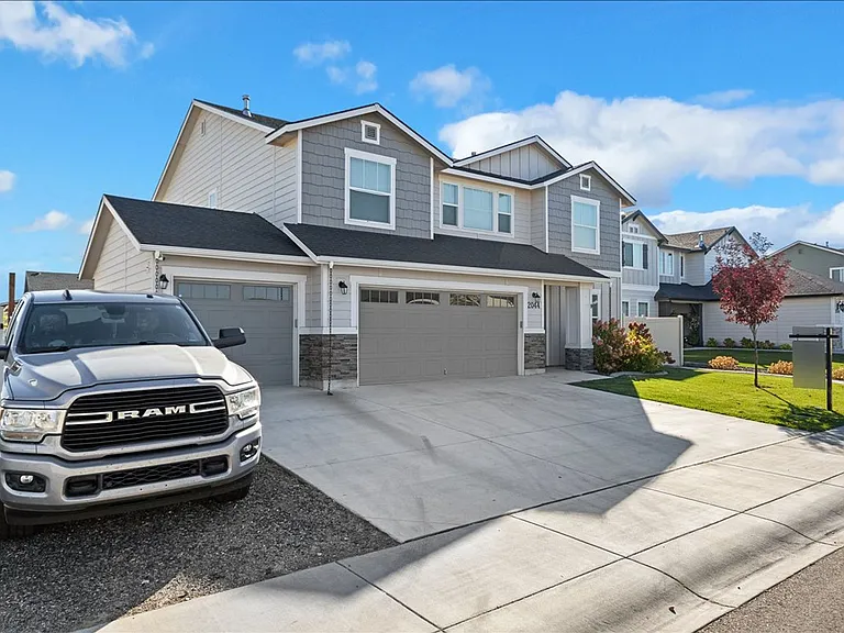 2044 Kodiak St — Photo 2