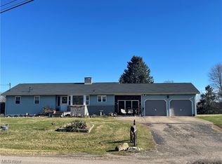 3792 Newbury Rd, Little Hocking, OH 45742