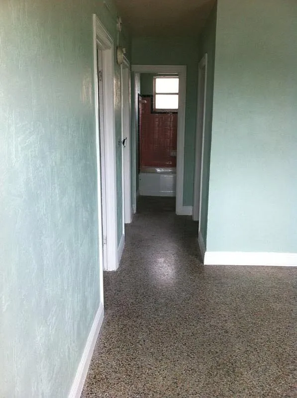 fully remodeled 2/1 with water included in the rent — Photo 1