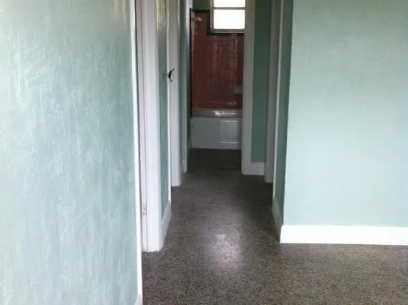 fully remodeled 2/1 with water included in the rent