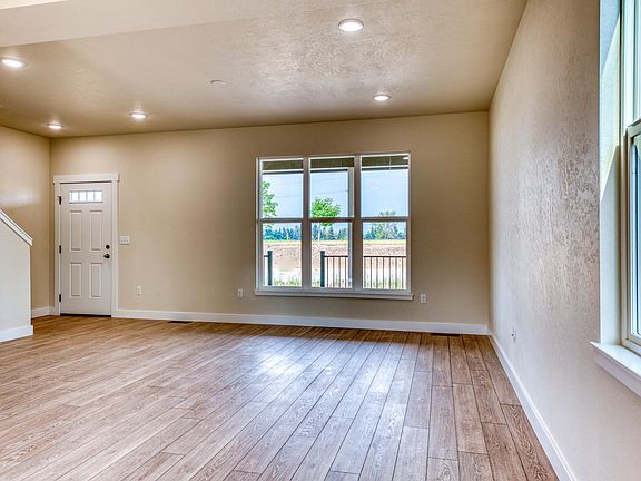5th image of 244 Sunset Alley Dr