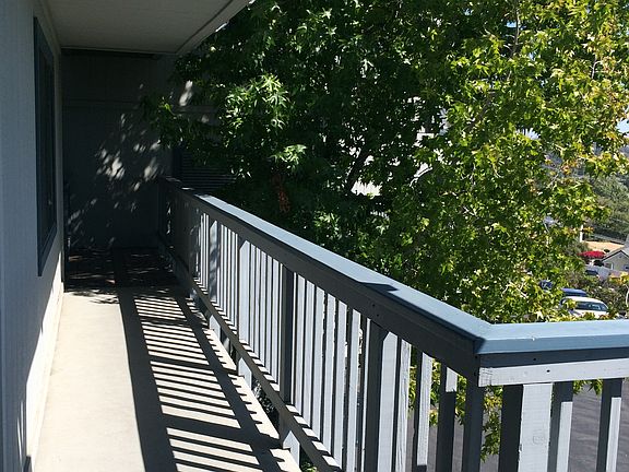 5th image of 517 Crown Hill St Unit A