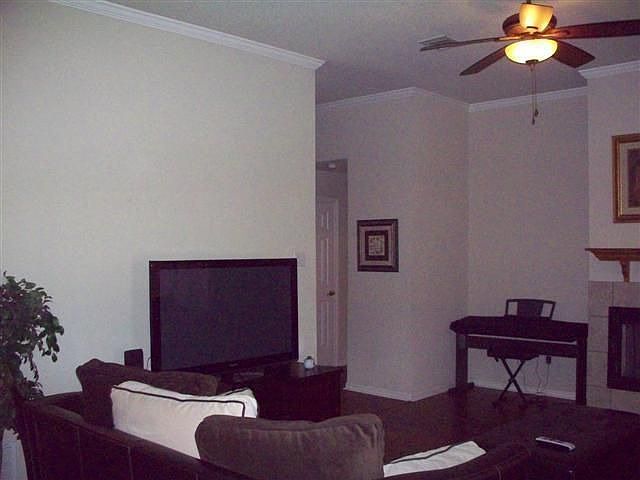 1st image of 624 Willow Creek Dr