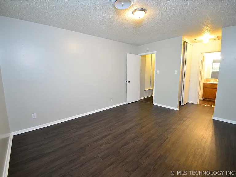 4713 S Fulton Pl — Photo 14
