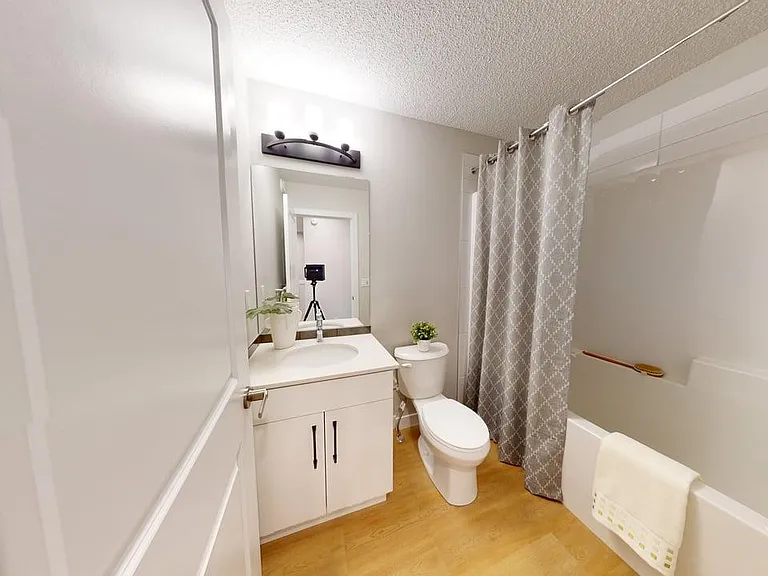 2035 Chalmers Way SW — Photo 15