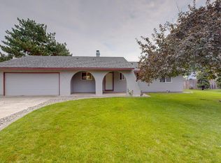 915 S Huntington Pl, Kennewick, WA 99336
