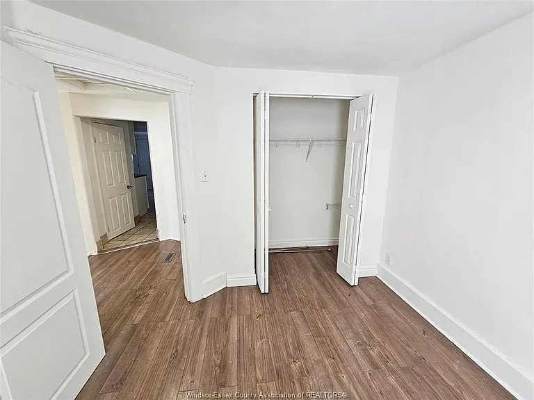 1143 Langlois Ave — Photo 5