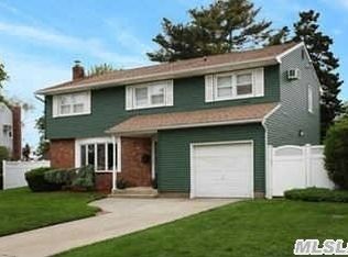 272 Hilda St, East Meadow, NY
