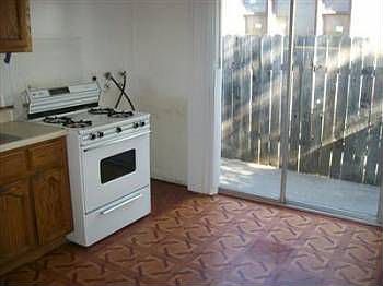 5th image of 146 Ash St