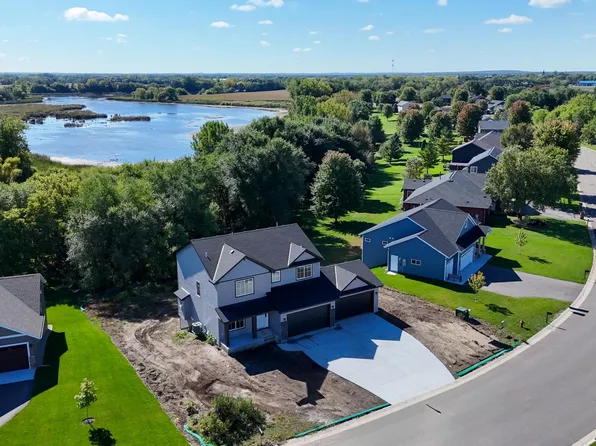 7993 Hunter Lake Dr, Clear Lake, MN 55319