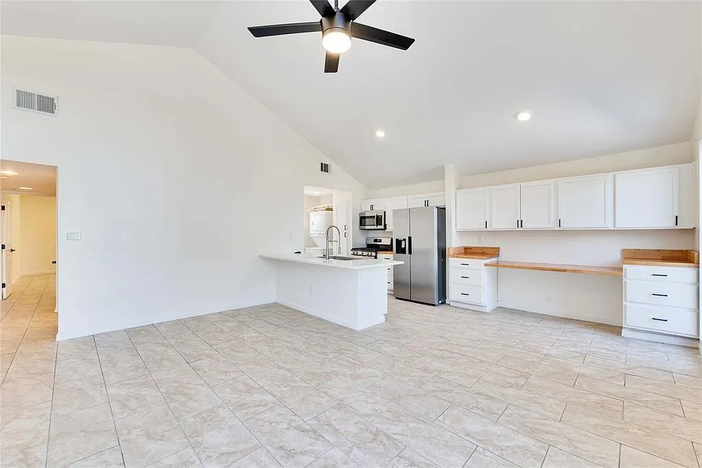 2 bed, 2.0 bath, 1000 sqft, $2,095 — Photo 4
