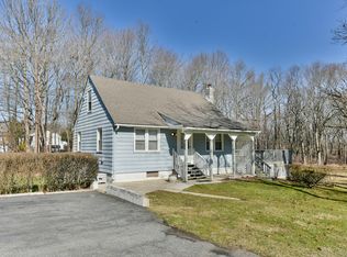 302 Smithburg Rd, Manalapan, NJ 07726