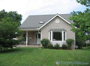 8205 Overland Park Dr, Overland Park, KS 66204