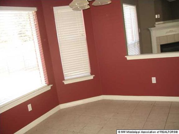 2nd image of 1058 Berkshire Cir