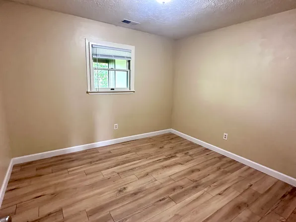 953 Irwin St APT 13, Morgantown, WV 26505