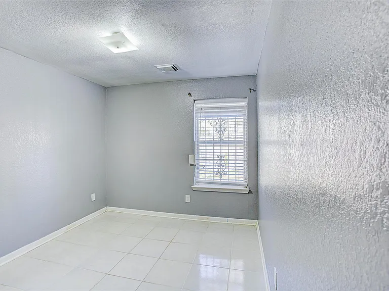 11807 Greenmesa Dr — Photo 6