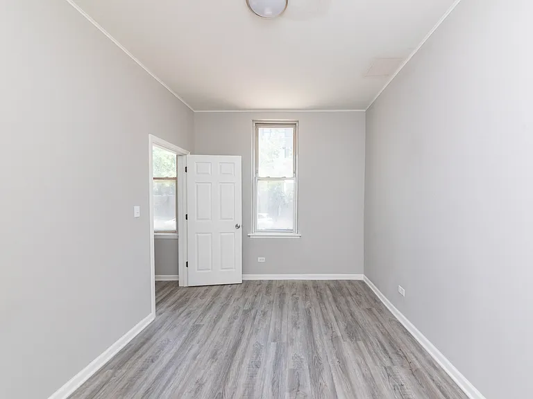 1022 W Fry St #1F — Photo 8