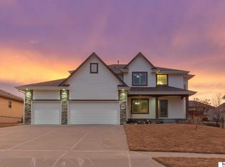 12448 S 81st St, Papillion, NE 68046