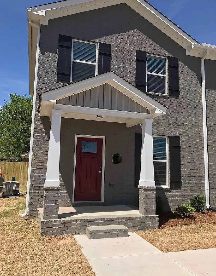 2 bed, 1080 sqft, $1,105 — Photo 2