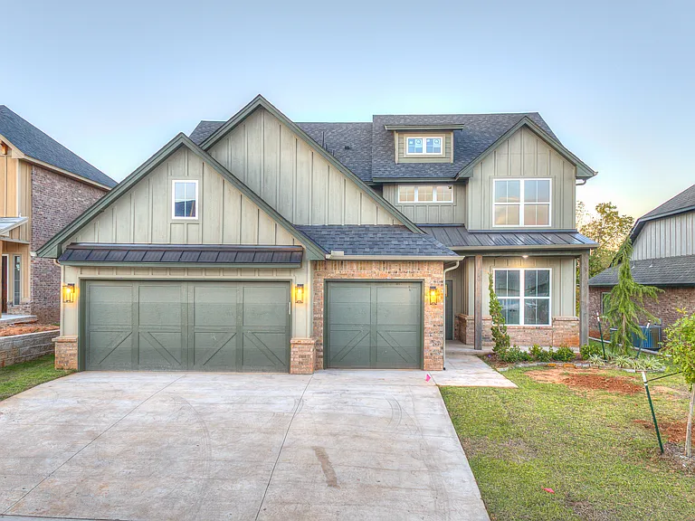 8225 Jenny Ln — Photo 2
