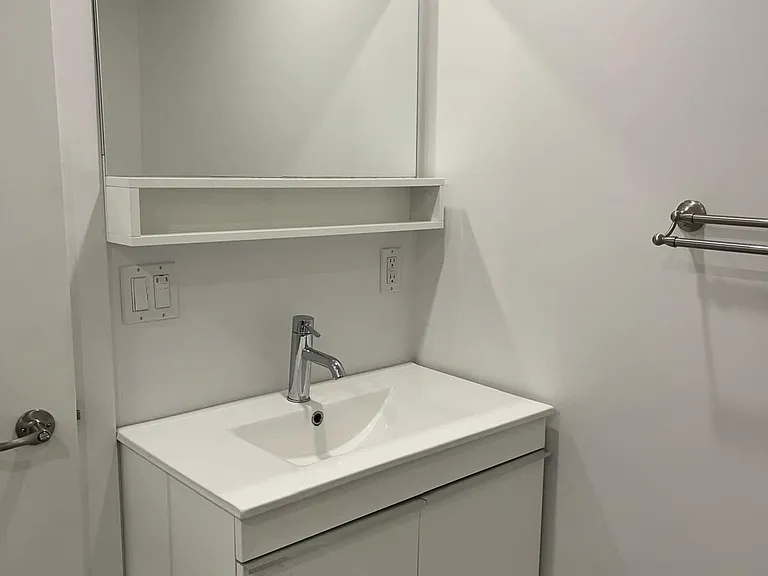133 Spadina Ave #2 — Photo 10